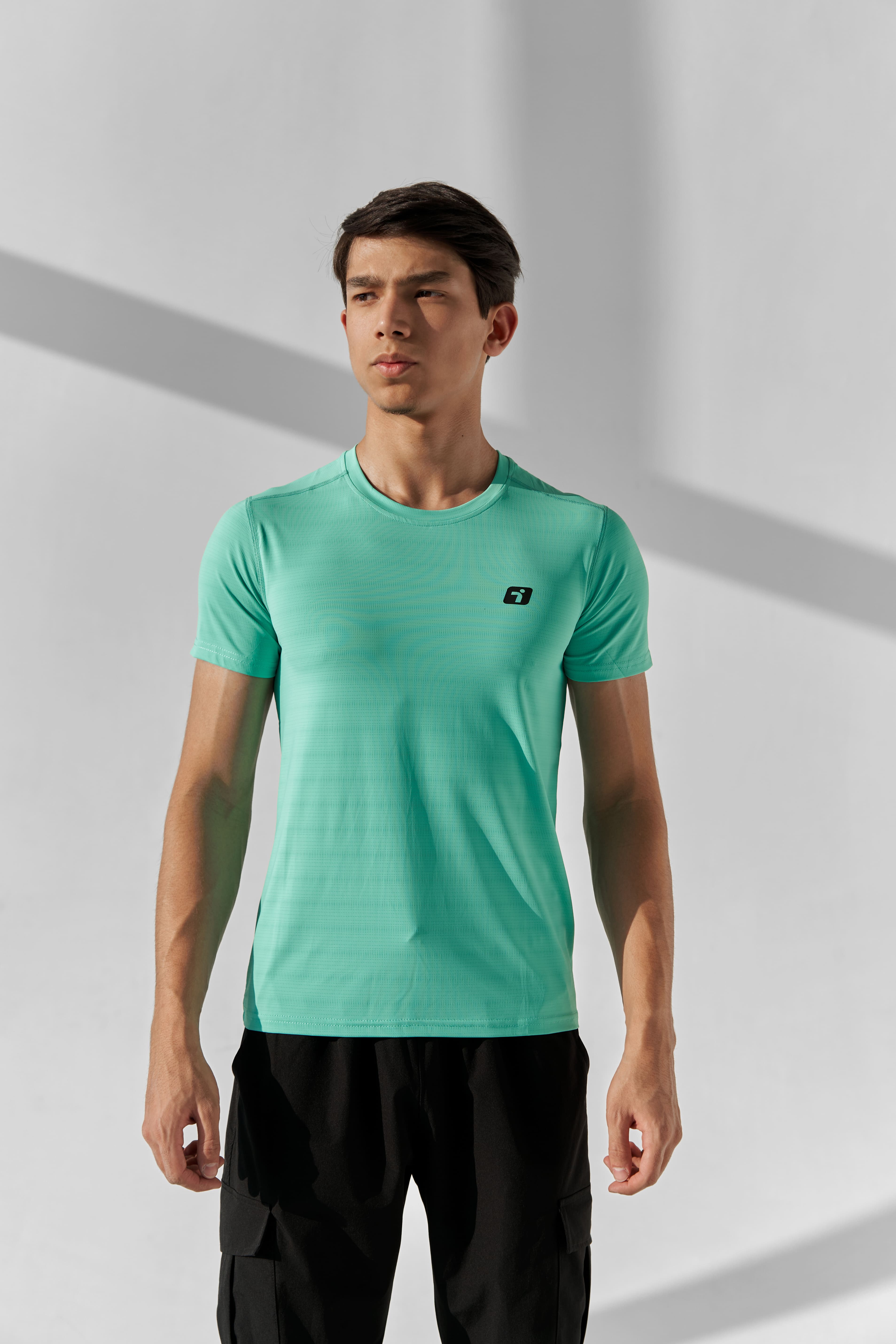 Erkaklar uchun Indeed fitnes futbolkasi